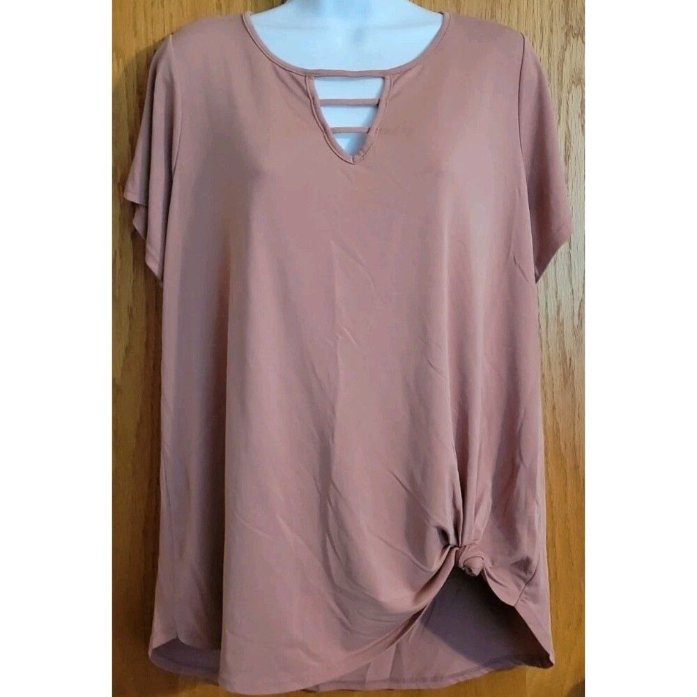 Maurices 1 Womens T-Shirt V-Neck Rose Pink Solid Short Sleeve Plus Strech Summer